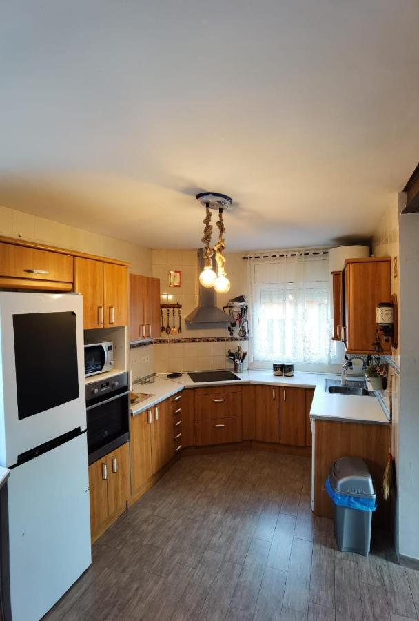 Amazing Vila Close To Sitges, Jacuzzi, Swimming Pool & Exellent Views Оливелья Экстерьер фото