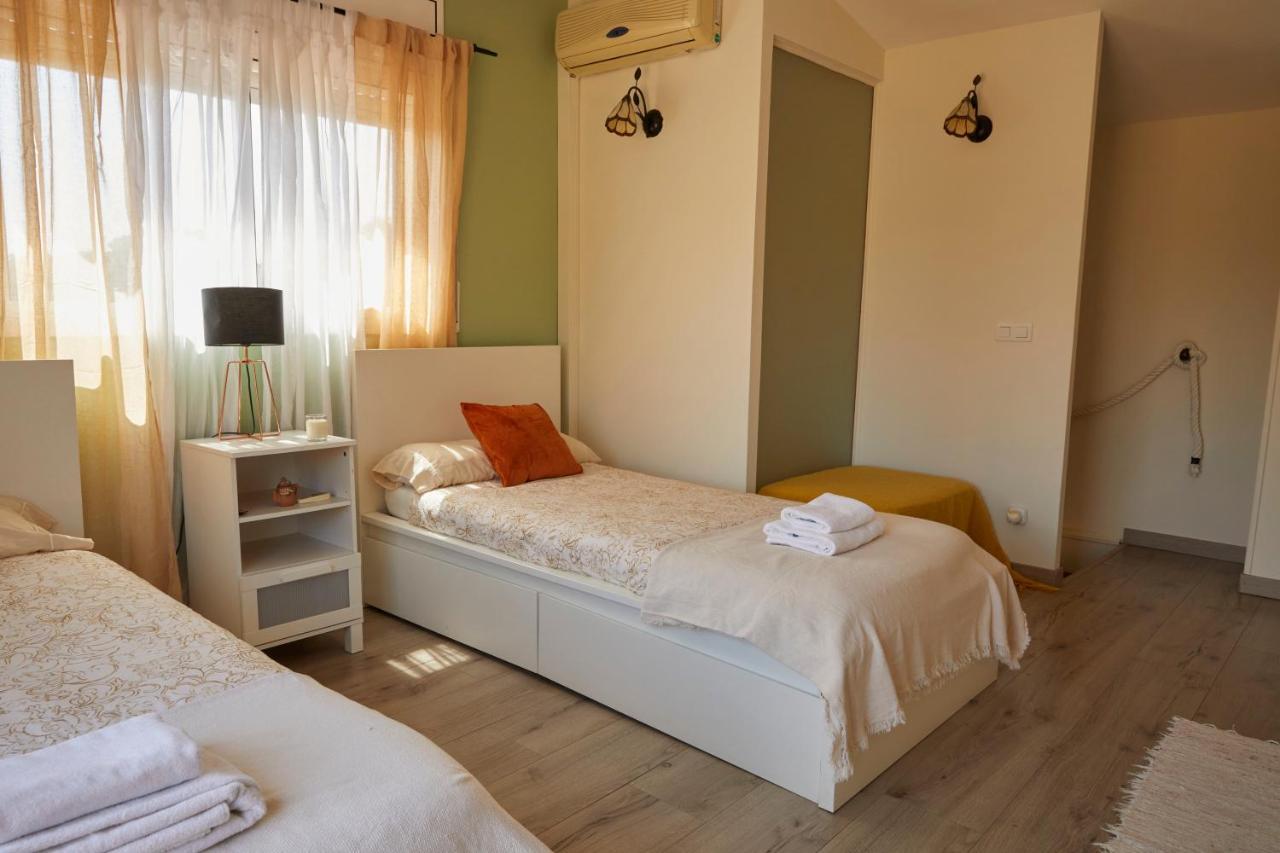 Amazing Vila Close To Sitges, Jacuzzi, Swimming Pool & Exellent Views Оливелья Экстерьер фото