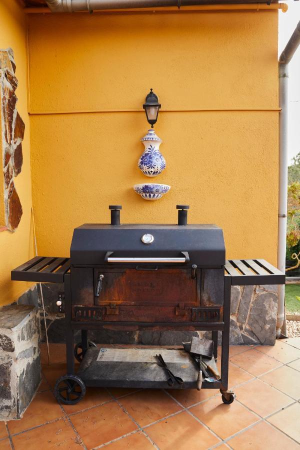 Amazing Vila Close To Sitges, Jacuzzi, Swimming Pool & Exellent Views Оливелья Экстерьер фото
