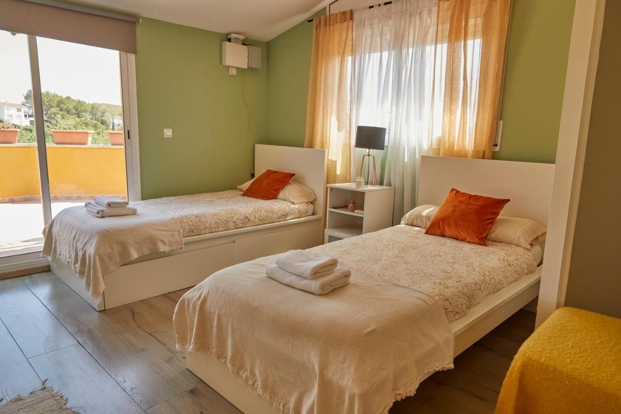 Amazing Vila Close To Sitges, Jacuzzi, Swimming Pool & Exellent Views Оливелья Экстерьер фото