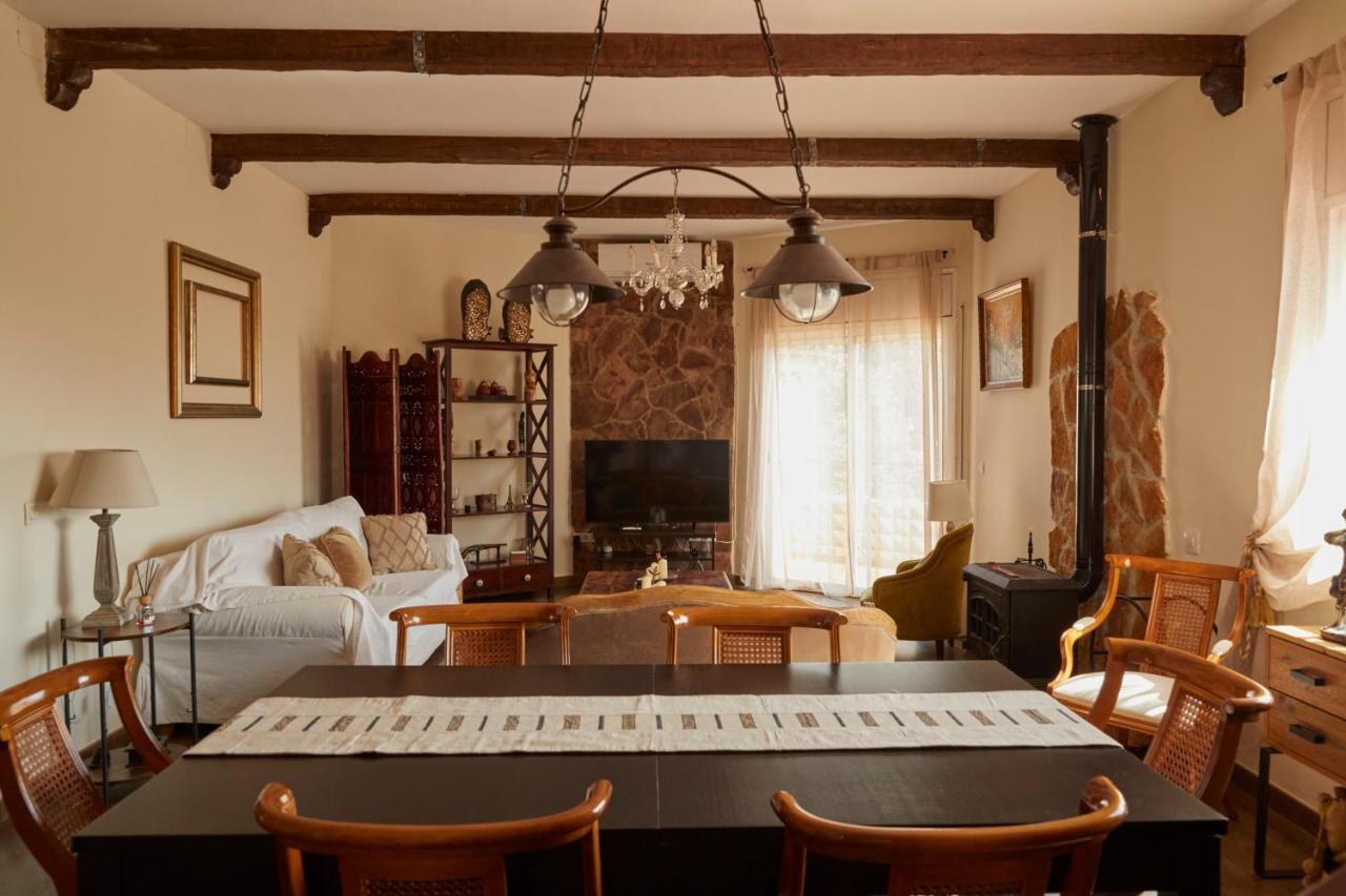 Amazing Vila Close To Sitges, Jacuzzi, Swimming Pool & Exellent Views Оливелья Экстерьер фото