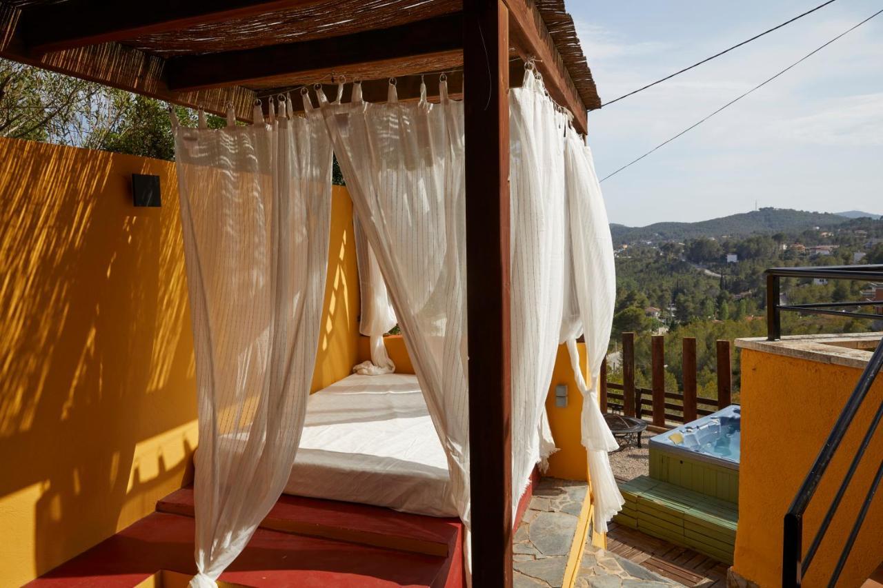 Amazing Vila Close To Sitges, Jacuzzi, Swimming Pool & Exellent Views Оливелья Экстерьер фото