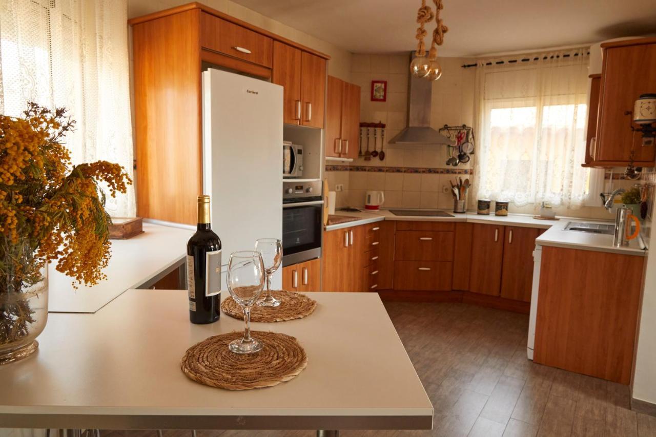 Amazing Vila Close To Sitges, Jacuzzi, Swimming Pool & Exellent Views Оливелья Экстерьер фото