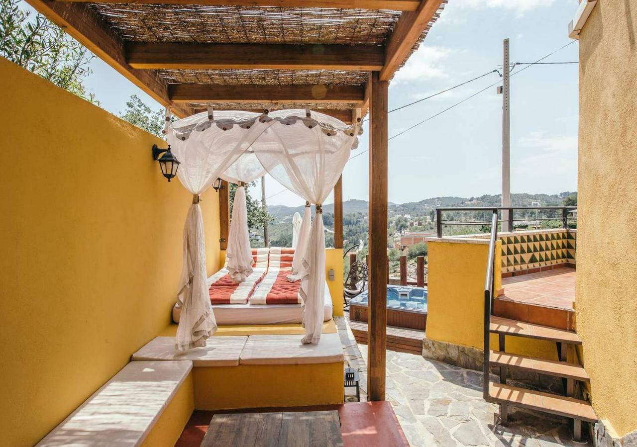 Amazing Vila Close To Sitges, Jacuzzi, Swimming Pool & Exellent Views Оливелья Экстерьер фото